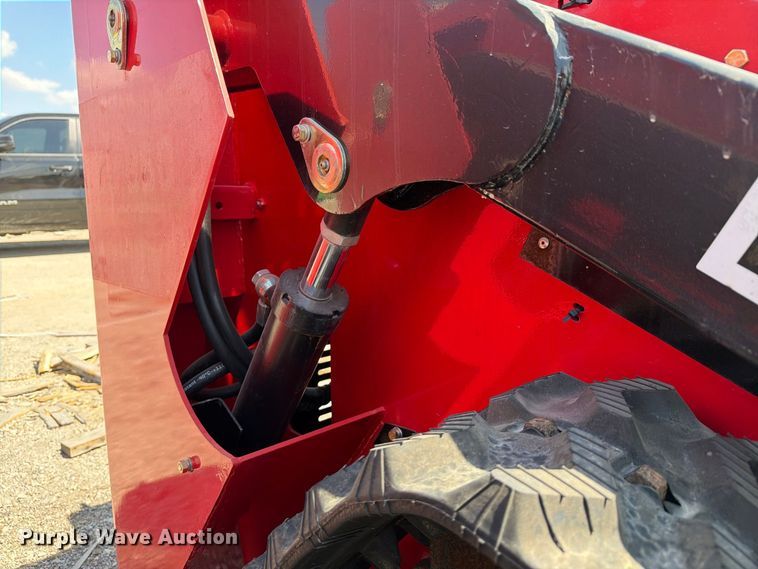 image for item NC9940 2024 Erie Industries SCL850 compact utility loader