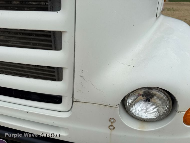 image for item ND9544 1999 Sterling Truck L7501 vacuum truck