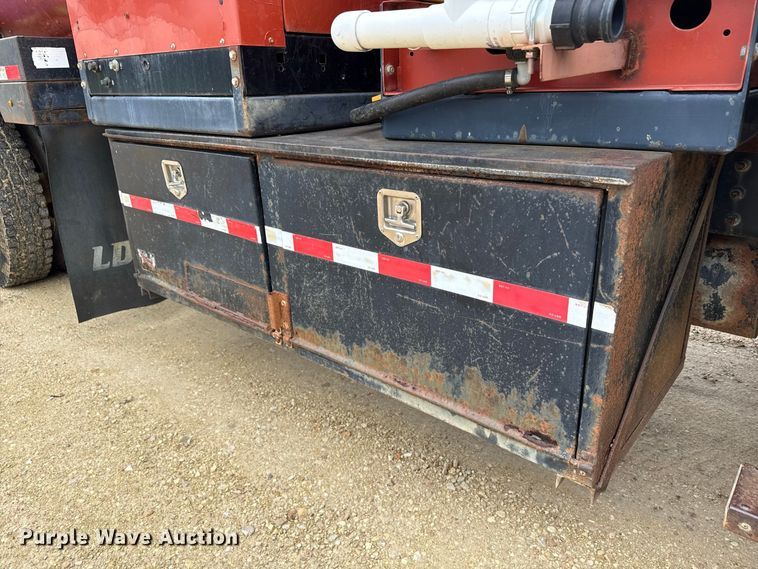 image for item ND9544 1999 Sterling Truck L7501 vacuum truck