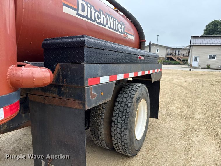 image for item ND9544 1999 Sterling Truck L7501 vacuum truck