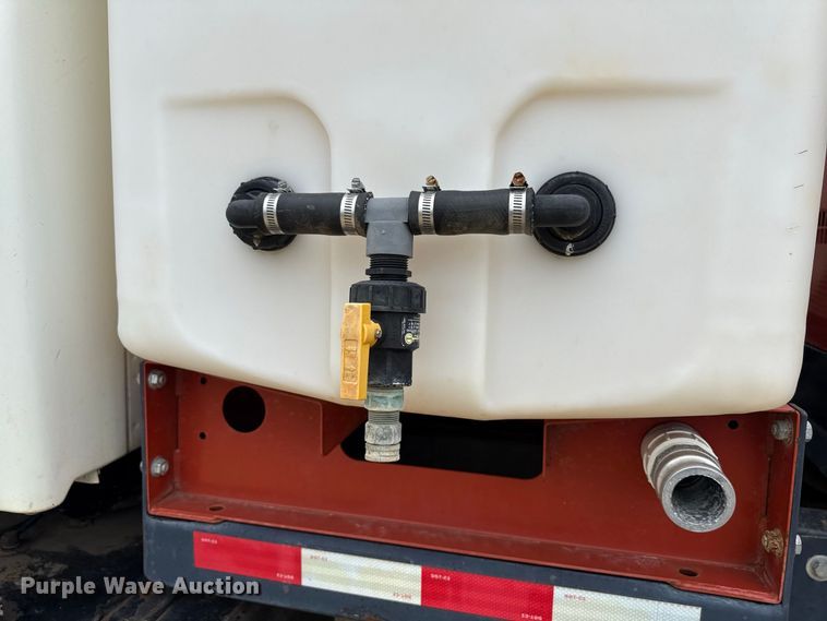 image for item ND9544 1999 Sterling Truck L7501 vacuum truck