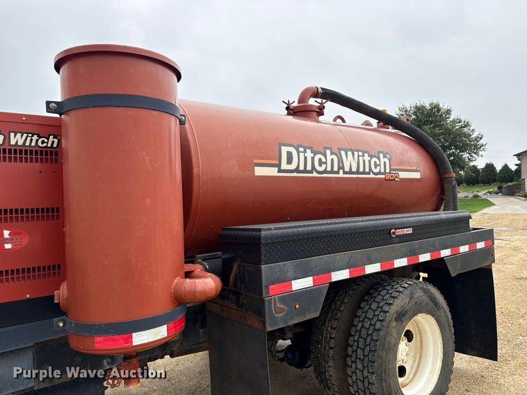 image for item ND9544 1999 Sterling Truck L7501 vacuum truck