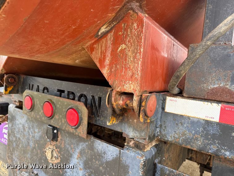 image for item ND9544 1999 Sterling Truck L7501 vacuum truck