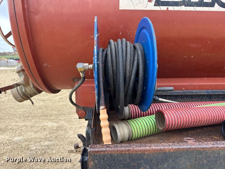 image for item ND9544 1999 Sterling Truck L7501 vacuum truck