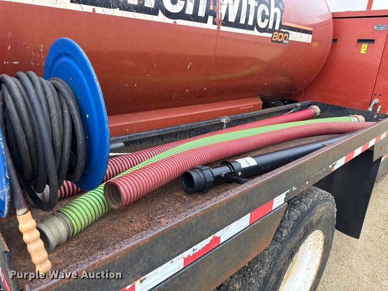 image for item ND9544 1999 Sterling Truck L7501 vacuum truck