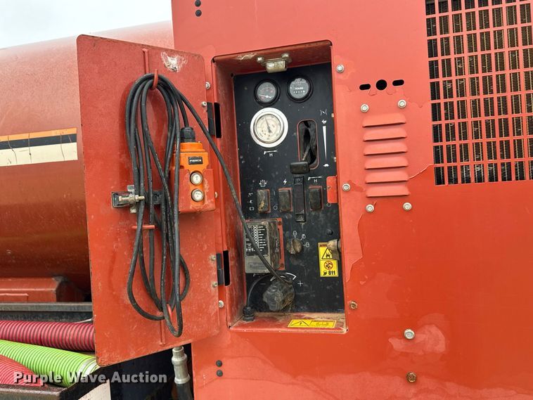 image for item ND9544 1999 Sterling Truck L7501 vacuum truck