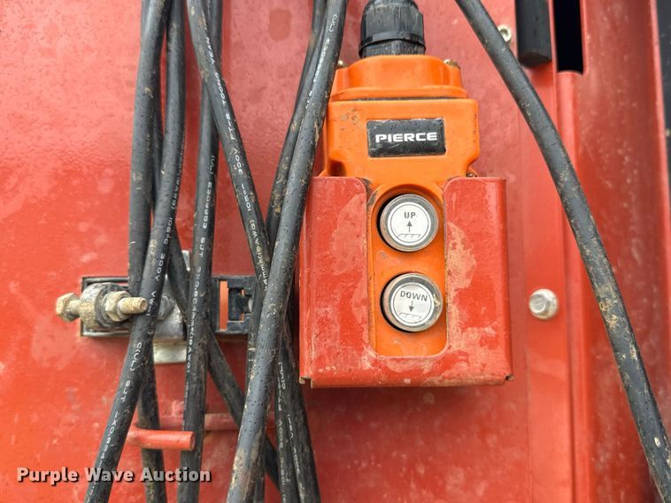 image for item ND9544 1999 Sterling Truck L7501 vacuum truck