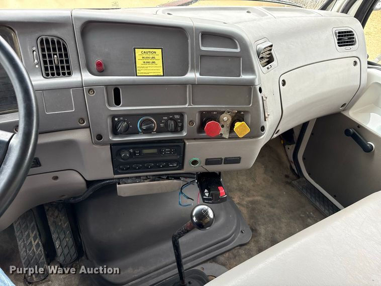 image for item ND9544 1999 Sterling Truck L7501 vacuum truck