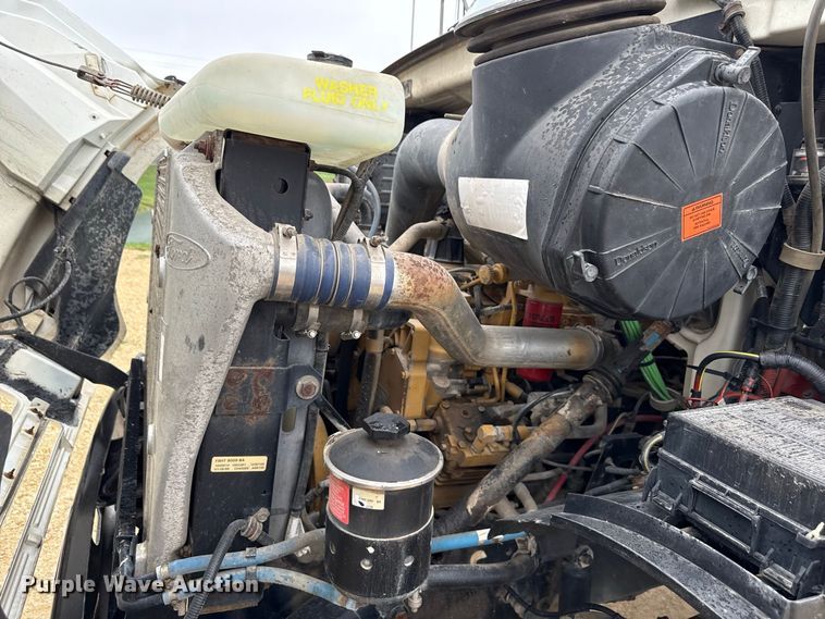 image for item ND9544 1999 Sterling Truck L7501 vacuum truck
