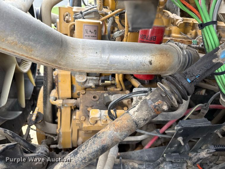 image for item ND9544 1999 Sterling Truck L7501 vacuum truck