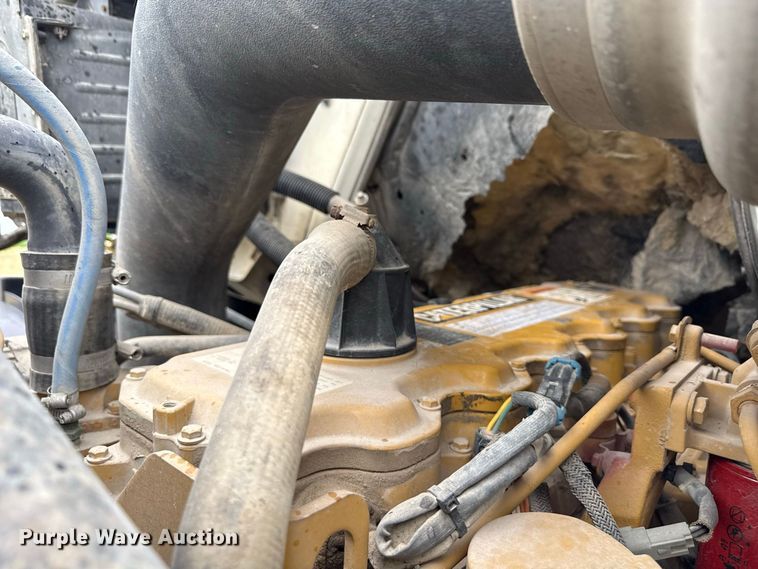 image for item ND9544 1999 Sterling Truck L7501 vacuum truck