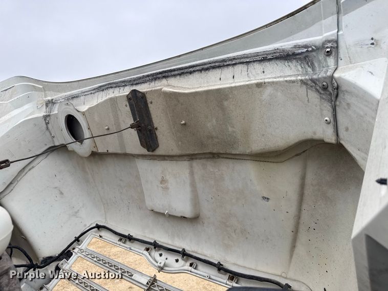 image for item ND9544 1999 Sterling Truck L7501 vacuum truck