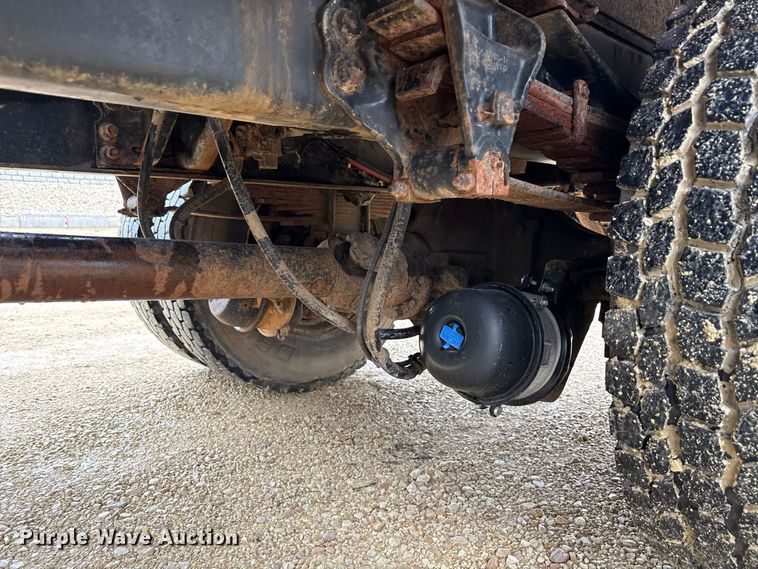 image for item ND9544 1999 Sterling Truck L7501 vacuum truck