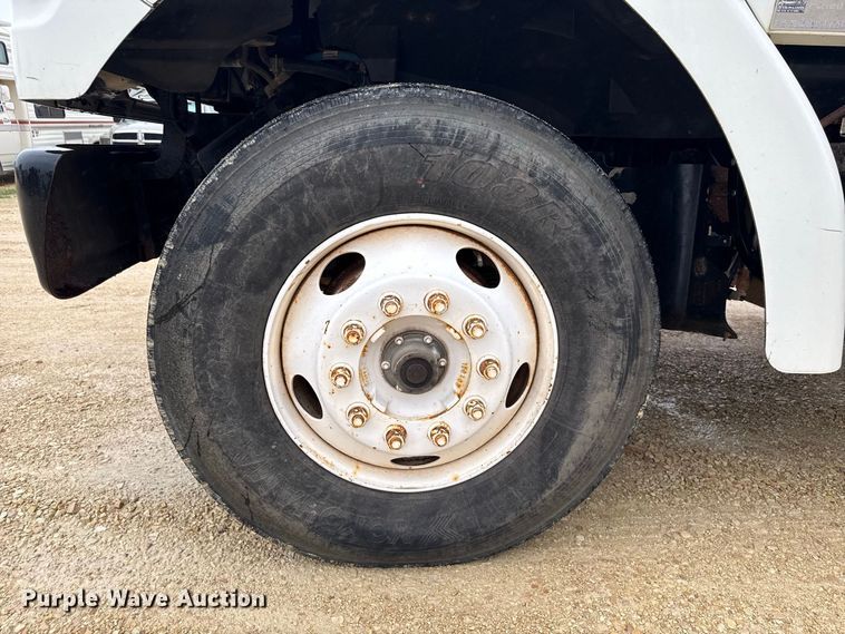 image for item ND9544 1999 Sterling Truck L7501 vacuum truck