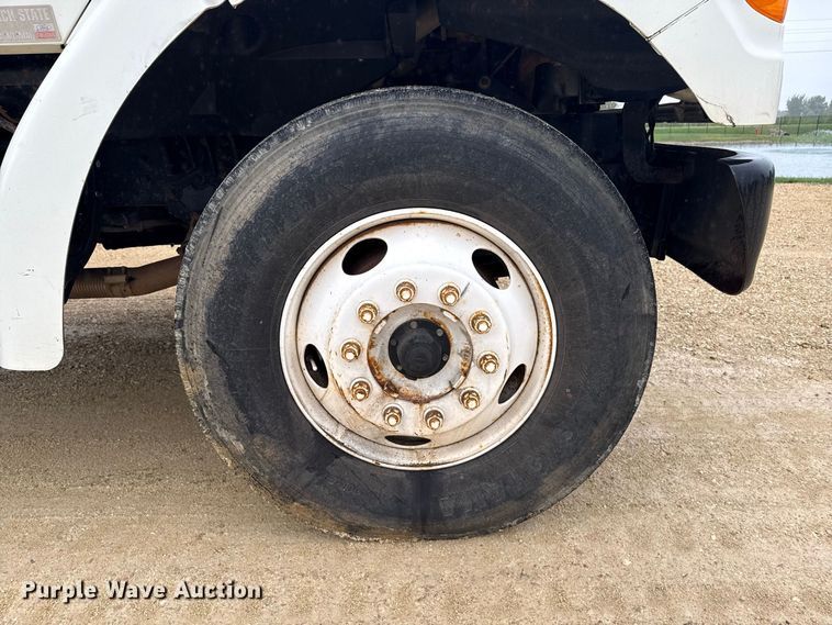 image for item ND9544 1999 Sterling Truck L7501 vacuum truck