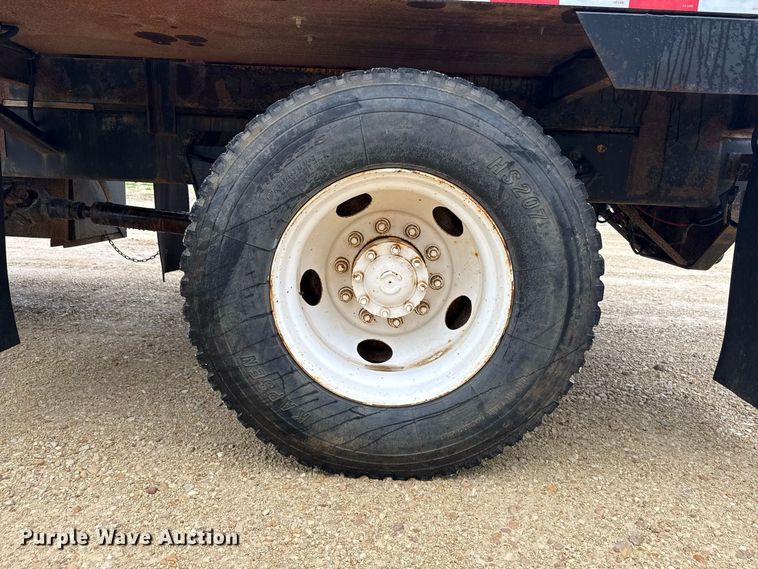 image for item ND9544 1999 Sterling Truck L7501 vacuum truck