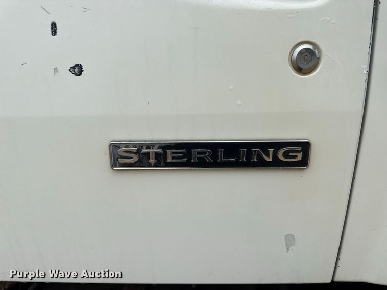 image for item ND9544 1999 Sterling Truck L7501 vacuum truck