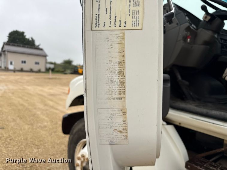 image for item ND9544 1999 Sterling Truck L7501 vacuum truck