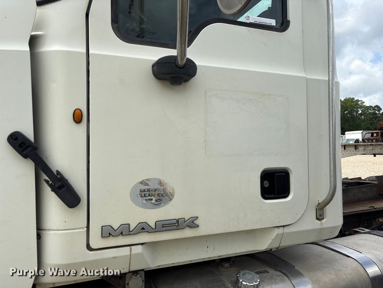 image for item YA3142 2011 Mack GU713 dump truck