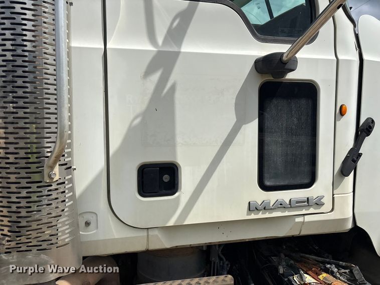 image for item YA3142 2011 Mack GU713 dump truck