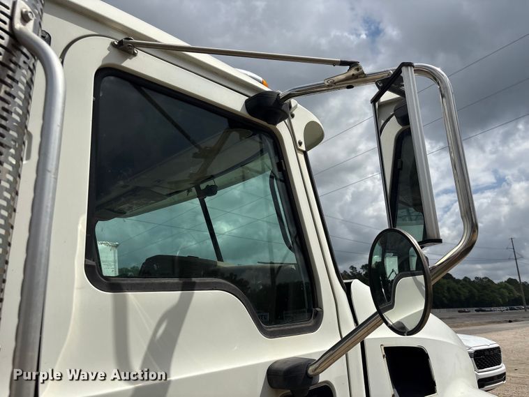 image for item YA3142 2011 Mack GU713 dump truck