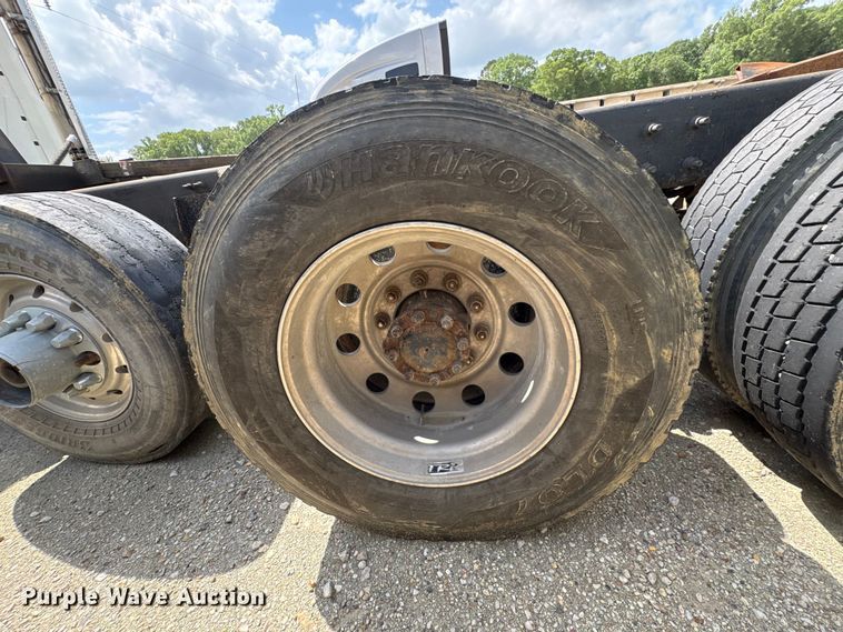 image for item YA3142 2011 Mack GU713 dump truck