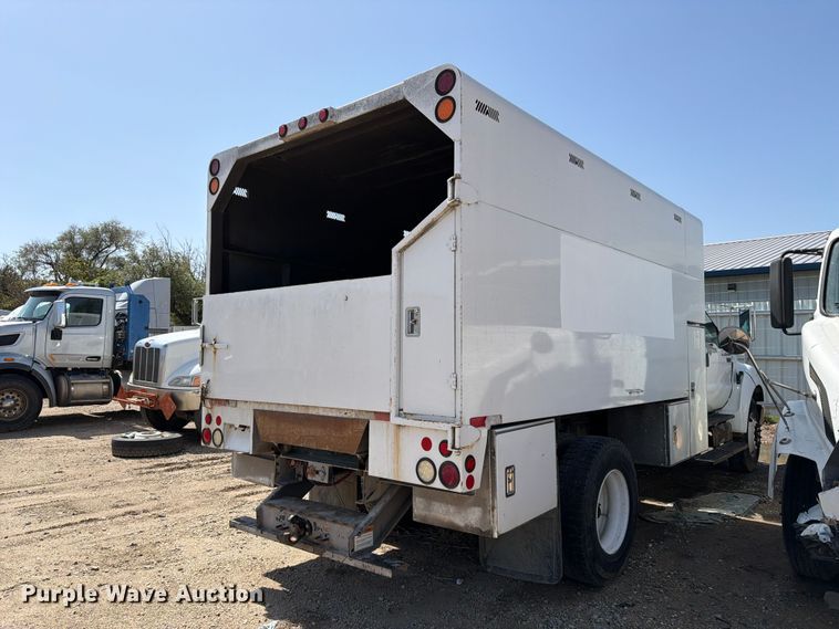image for item YA3286 2015 Ford F750 Super Duty chipper truck
