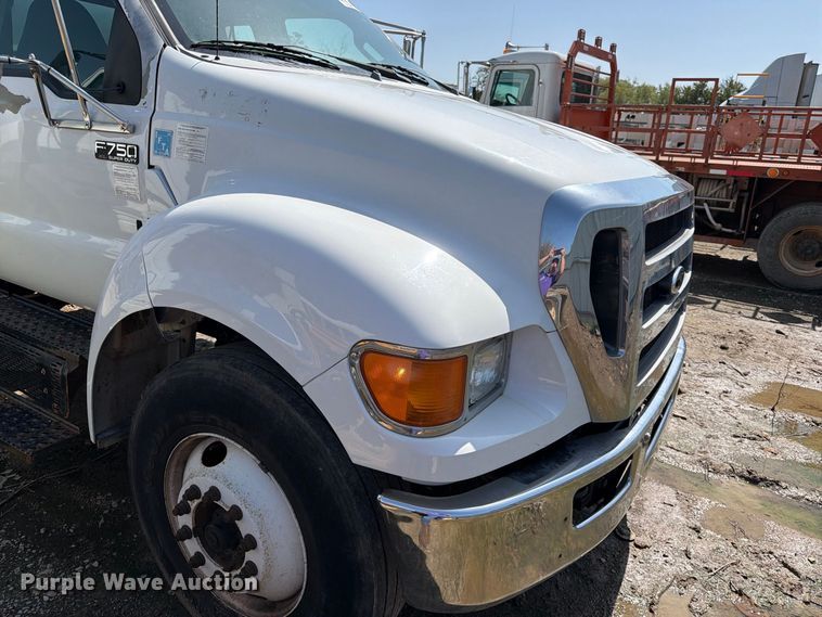 image for item YA3286 2015 Ford F750 Super Duty chipper truck