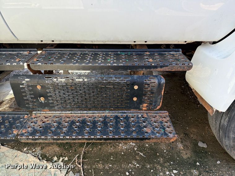 image for item YA3286 2015 Ford F750 Super Duty chipper truck