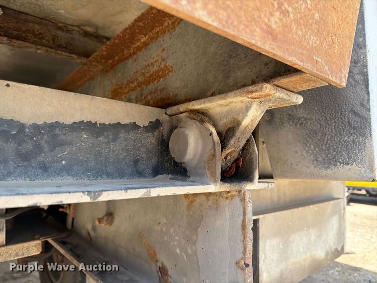 image for item YA3286 2015 Ford F750 Super Duty chipper truck