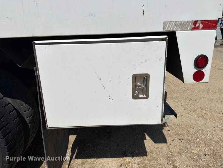 image for item YA3286 2015 Ford F750 Super Duty chipper truck