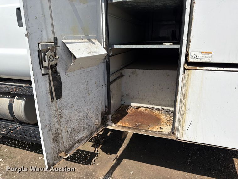 image for item YA3286 2015 Ford F750 Super Duty chipper truck