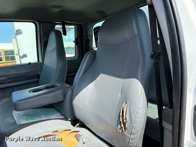 image for item YA3286 2015 Ford F750 Super Duty chipper truck