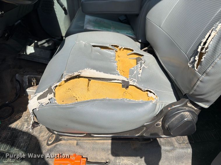 image for item YA3286 2015 Ford F750 Super Duty chipper truck