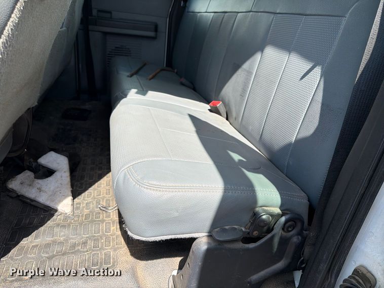 image for item YA3286 2015 Ford F750 Super Duty chipper truck