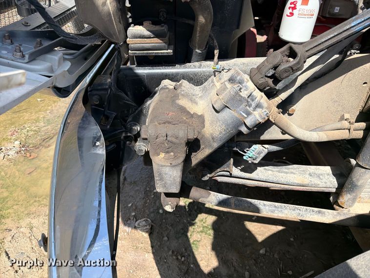 image for item YA3286 2015 Ford F750 Super Duty chipper truck