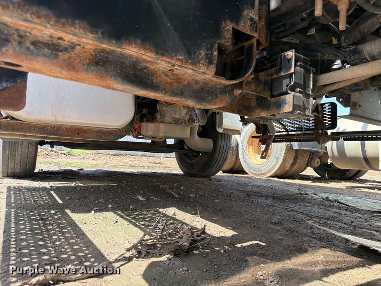image for item YA3286 2015 Ford F750 Super Duty chipper truck