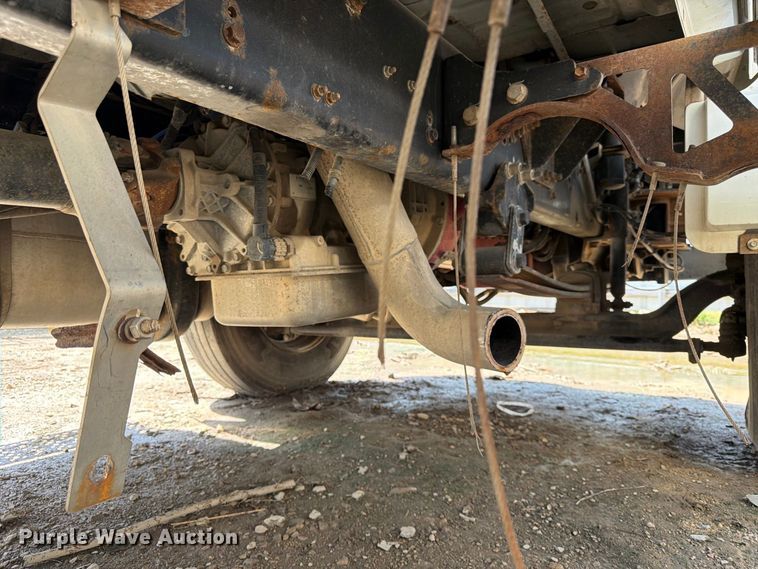 image for item YA3286 2015 Ford F750 Super Duty chipper truck