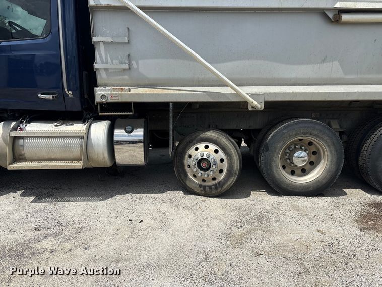image for item YA3490 2024 Peterbilt 567 dump truck