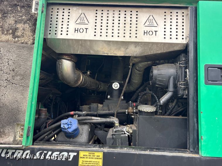 image for item YA3719 2021 Dustless Blasting sand blasting trailer