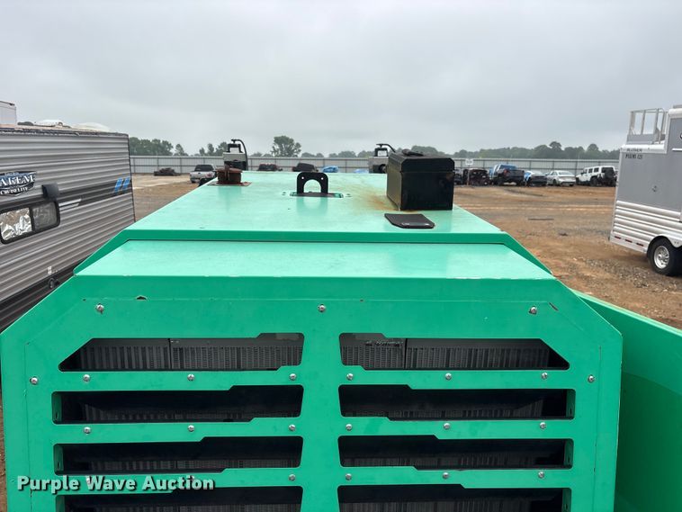 image for item YA3719 2021 Dustless Blasting sand blasting trailer