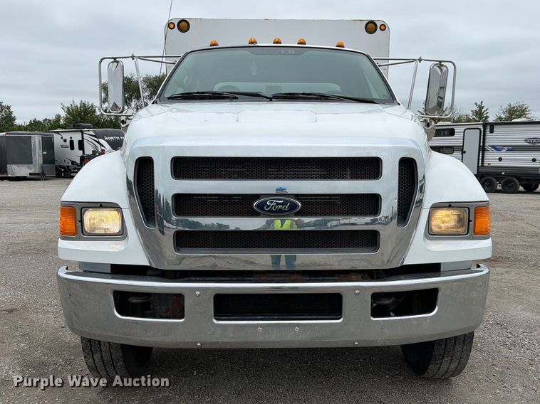 image for item YA3900 2010 Ford F750 Super Duty chipper truck