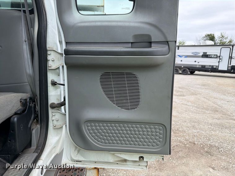 image for item YA3900 2010 Ford F750 Super Duty chipper truck