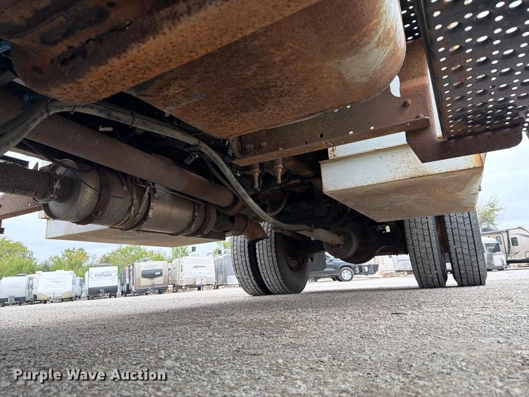 image for item YA3900 2010 Ford F750 Super Duty chipper truck
