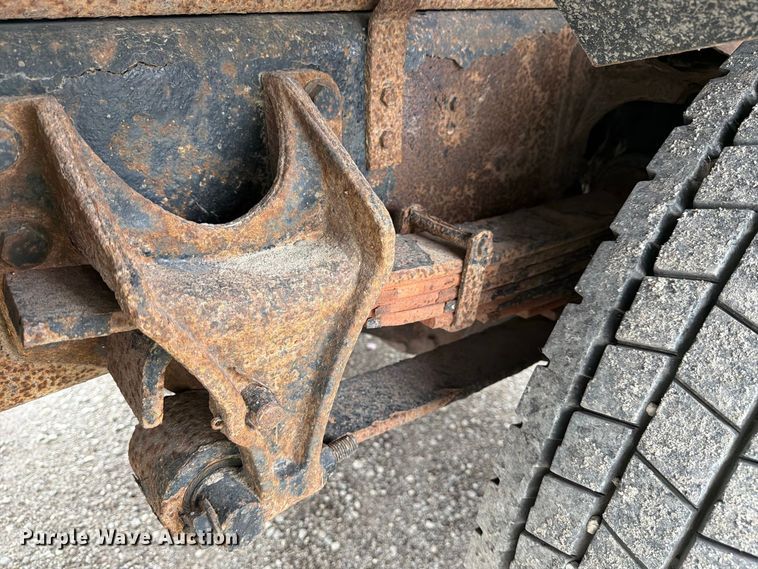 image for item YA3900 2010 Ford F750 Super Duty chipper truck