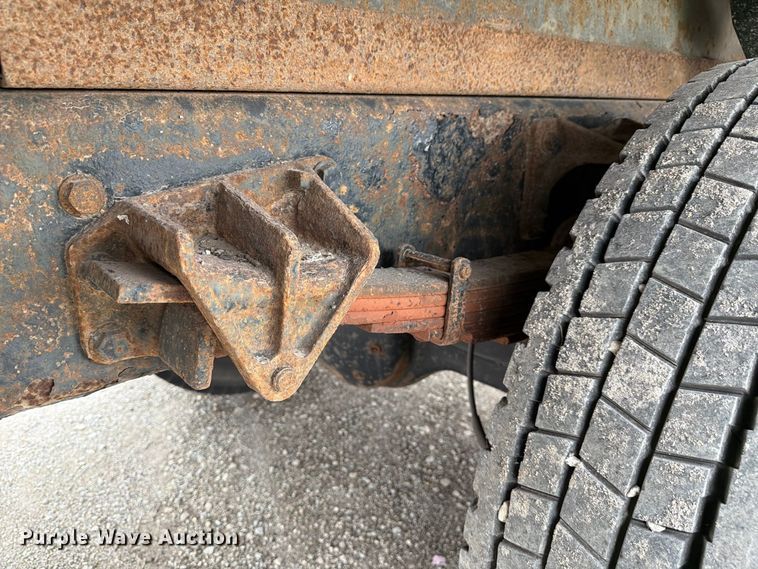 image for item YA3900 2010 Ford F750 Super Duty chipper truck