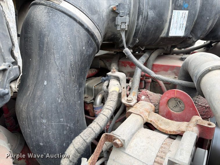 image for item YA3900 2010 Ford F750 Super Duty chipper truck