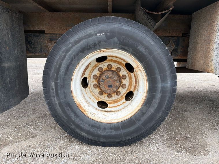 image for item YA3900 2010 Ford F750 Super Duty chipper truck