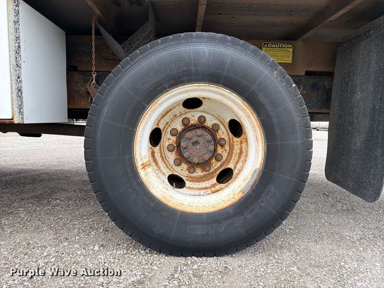 image for item YA3900 2010 Ford F750 Super Duty chipper truck