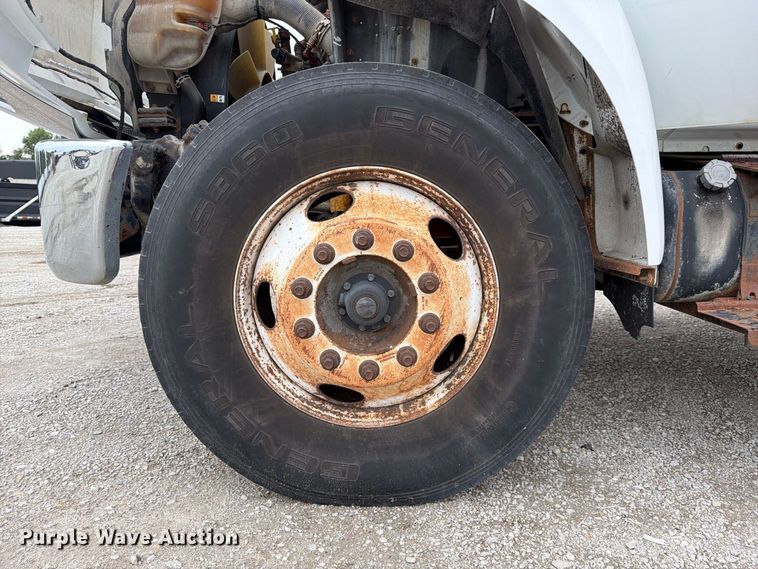 image for item YA3900 2010 Ford F750 Super Duty chipper truck
